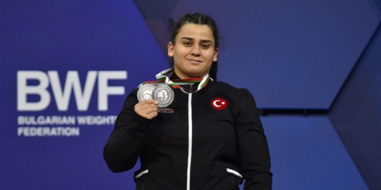 Dilara Narin'den 2 bronz madalya
