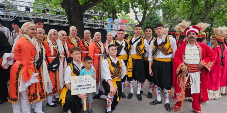 Güzelyurt Belediyesi Halk Dansları Ekibi Manisa’da