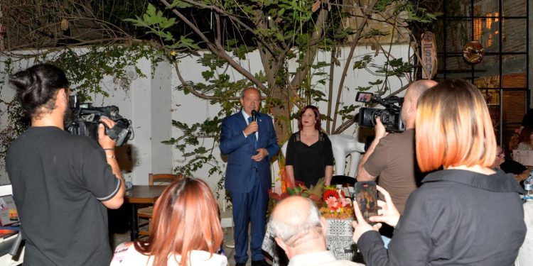 Tatar Özcezarlı’nın “Gök Baharım” ve “Balyoz” isimli kitaplarının tanıtımı etkinliğine katıldı