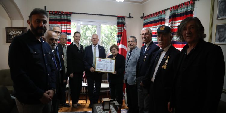 Meclis Başkanı Töre İstanbul’da Kıbrıs Türk Kültür Derneği’ni ziyaret etti