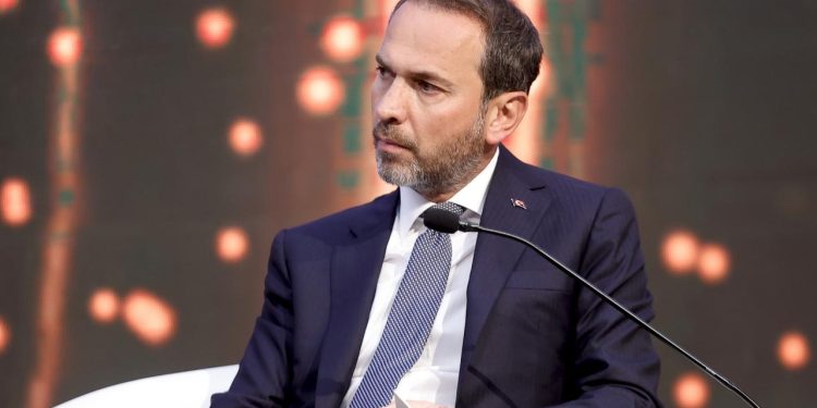 Bayraktar:Türkiye gaz tedarikini ‘çeşitlendirmek’ için ExxonMobil ile görüşüyor