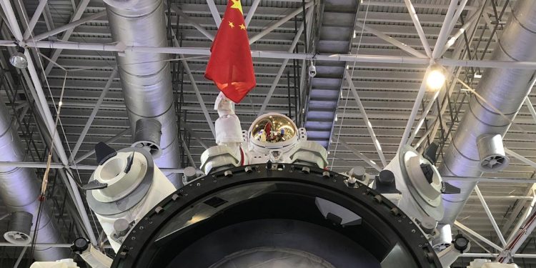 Çin, uzay istasyonuna yeni taykonot ekibini yolladı