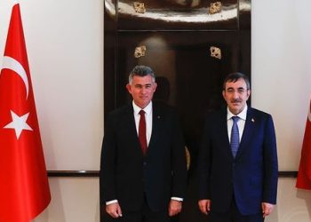 Feyzioğlu, TC Cumhurbaşkanı Yardımcısı Yılmaz tarafından kabul edildi… Görüşmede, Türkiye-KKTC İktisadi ve Mali İşbirliği Anlaşması ele alındı