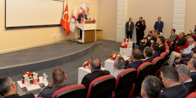 Tatar, KKTC’de Tarımsal Üretimde Suyun Etkin Kullanımı Çalıştayı’nda konuştu… “Gün gelecek su, petrolden daha değerli olacak”