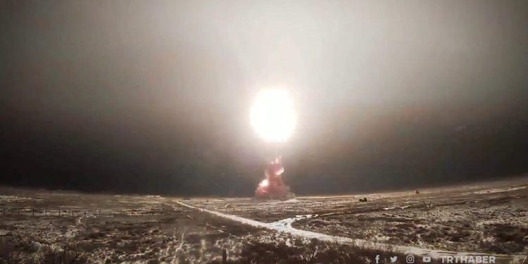 Ukrayna: Rusya enerji tesislerine füzelerle saldırdı