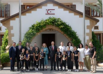 Cumhurbaşkanı Tatar, dans akademisi heyetini kabul etti