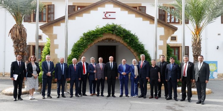 Cumhurbaşkanı Tatar, İSİYAD heyetini kabul etti