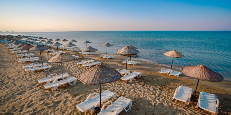 Mağusa’daki altı plaj 15 Mayıs itibarıyla hizmet vermeye başlıyor