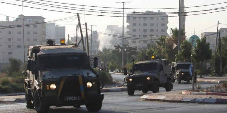 İsrail, 7 Ekim'den bu yana Batı Şeria'da 8 bin 640 Filistinliyi gözaltına aldı