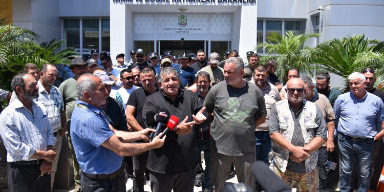 Hayvan Üreticileri ve Yetiştiricileri Birliği araçlı eylem uyarısı yaptı