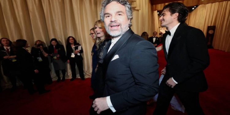 ABD'li oyuncu Mark Ruffalo: Filistinlilere sunulan seçenek; 'Çölde ya da evinizde ölün