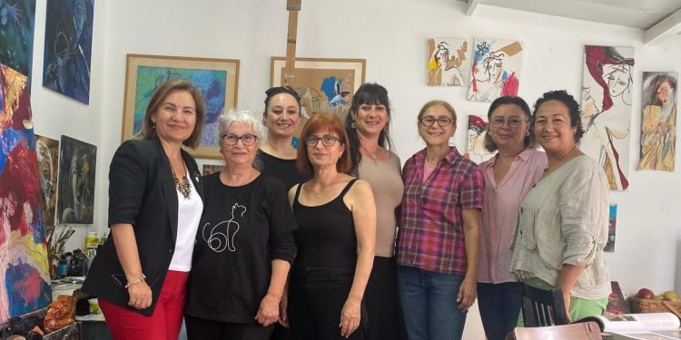 Kültür Dairesi Müdürü Zaimağaoğlu, sanatçıları atölyelerinde ziyaret ediyor