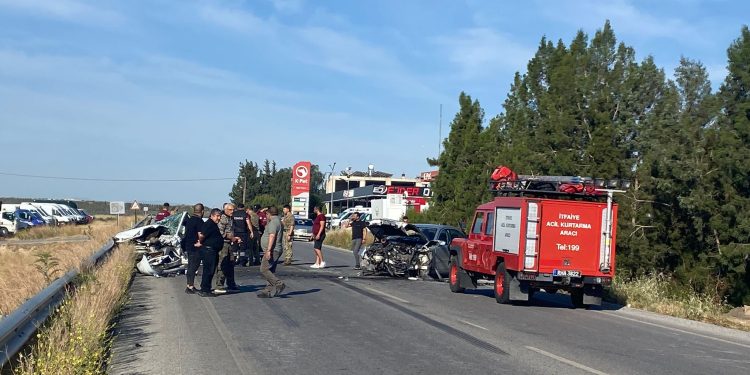 Ercan- İskele anayolunda trafik kazası: 2 ağır yaralı…