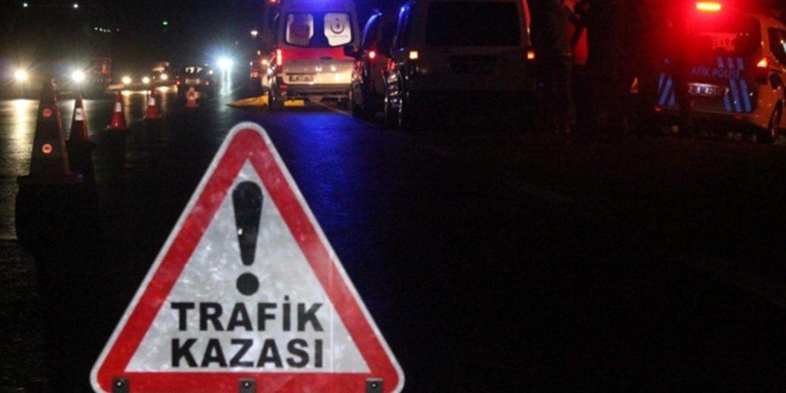 Ehliyetsiz ve alkollü sürücü polis aracıyla çarpıştı: 2’si polis 3 yaralı