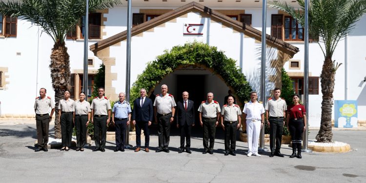 Cumhurbaşkanı Tatar, Güvenlik Kuvvetleri Komutanı Tümgeneral Aytaç ve beraberindeki heyeti kabul etti