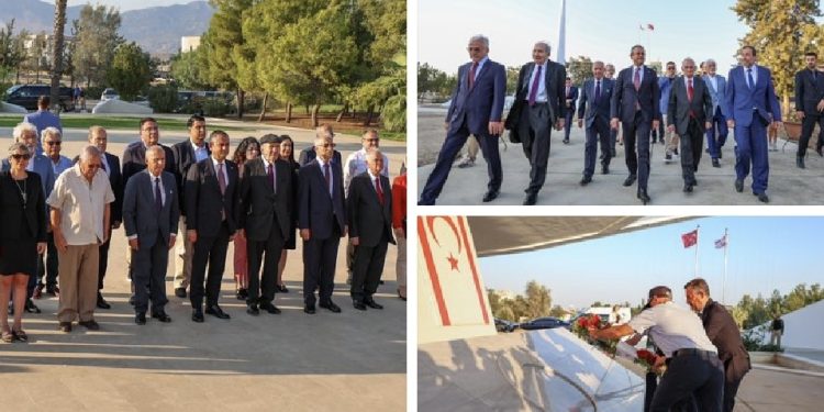 CHP Genel Başkanı Özel, KKTC’de Denktaş ve Küçük’ün anıt mezarlarını ziyaret etti