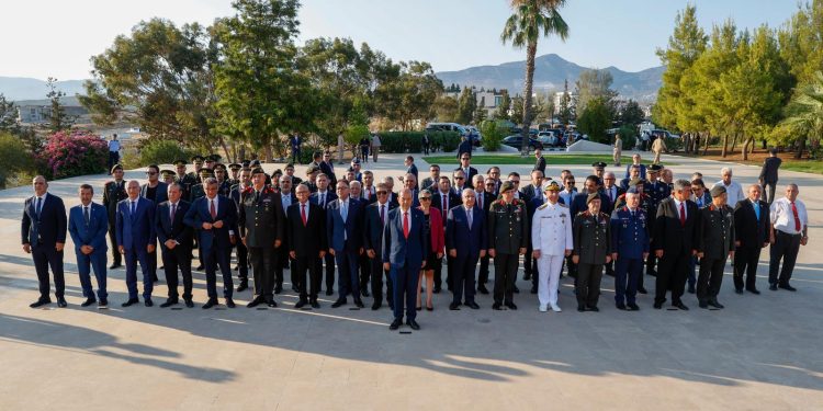 20 Temmuz Barış ve Özgürlük Bayramı kutlamaları… Dr. Fazıl Küçük Anıt Mezarı’nda tören düzenlendi