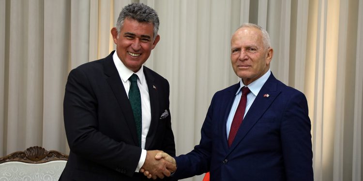 Büyükelçi Feyzioğlu, Meclis Başkanı Töre’ye veda ziyaretinde bulundu