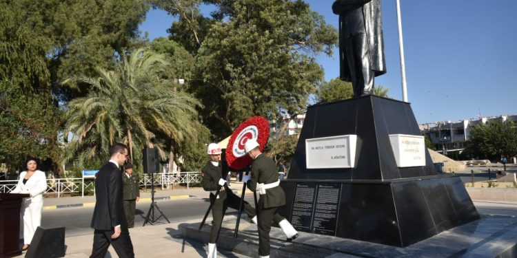 Büyükelçi Yasin Ekrem Serim anıtları ziyaret etti