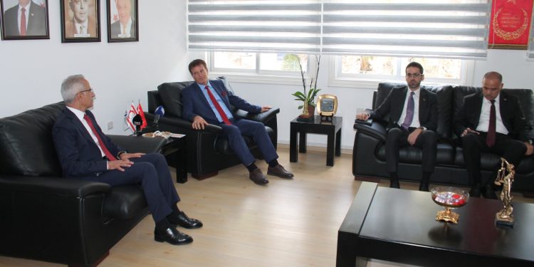 Bayındırlık ve Ulaştırma Bakanı Arıklı, TC Ulaştırma ve Altyapı Bakanı Uraloğlu ile görüştü