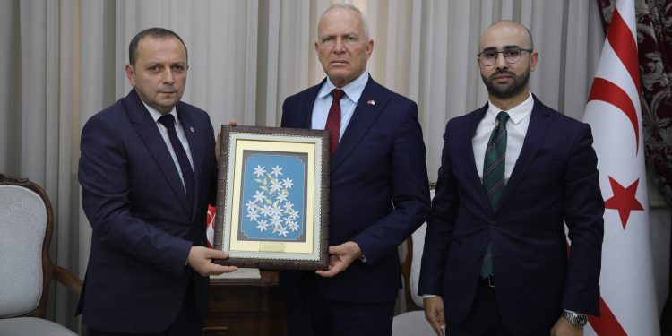 Töre, Türkiye Maarif Vakfı yetkililerini kabul etti