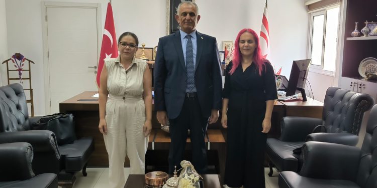 Kıbrıs Otizm Derneği, Milli Eğitim Bakanı Çavuşoğlu ile görüştü