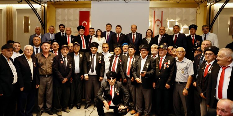 Cumhurbaşkanı Tatar, Bartın’da Kıbrıs gazileri ve şehit aileleri ile bir araya geldi