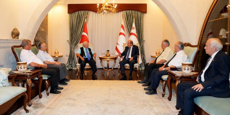 Cumhurbaşkanı Ersin Tatar, Sönmezliler Ocağı heyetini kabul etti