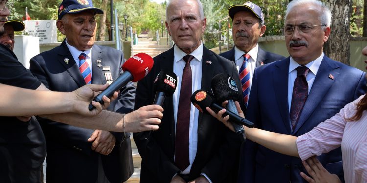 Töre: “Rumların kin ve nefreti sönmeden anlaşma olmaz”