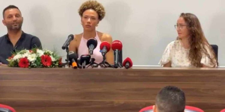 Milli gururumuz Buse Savaşkan basın toplantısı gerçekleştirdi