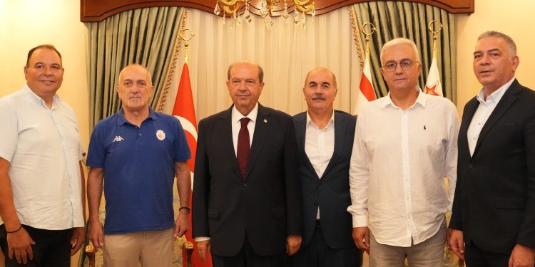 Cumhurbaşkanı Tatar, Basketbol Federasyonu yetkililerini kabul etti