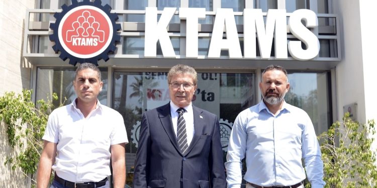 Başbakan Üstel,KTAMS’ı ziyaret etti: “Ortak derdimiz ülkenin geleceği”