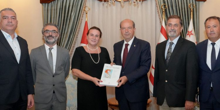 Cumhurbaşkanı Tatar’a kitap takdim edildi