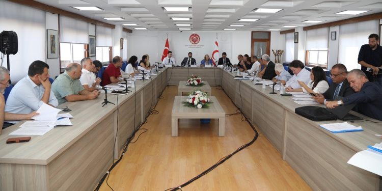 Sağlık Hizmetleri Dairesi, İlaç ve Eczacılık ile 112 Acil yasaları Komitede görüşüldü