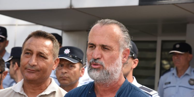 KTÖS ve KTOEÖS, Milli Eğitim Bakanlığı önünde eylem yaptı