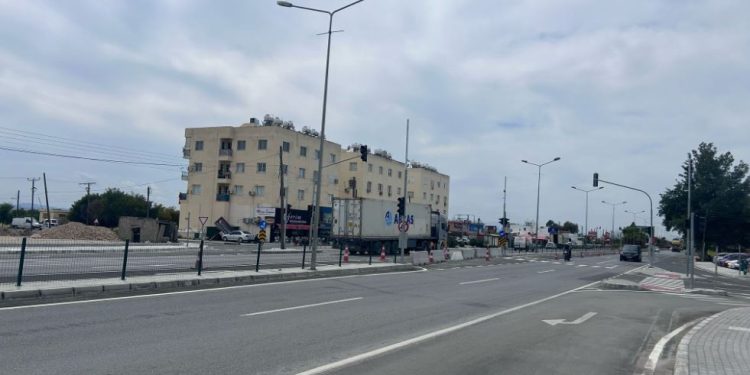 Demirhan-Balıkesir dört yol kavşağı ile trafik ışıkları, yarın devreye giriyor