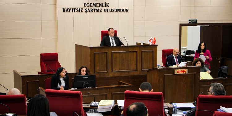 Cumhuriyet Meclisi Genel Kurulu’nda başörtüsü konusu gündemdeydi