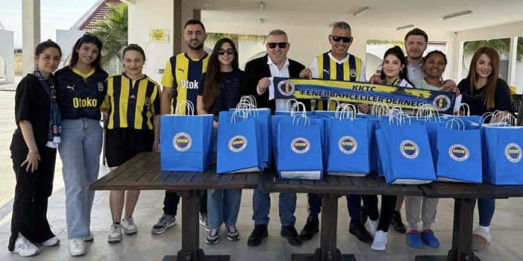 KKTC Fenerbahçeliler Derneği’nden Tangül Ünal Çağıner Sevgi Evleri’ne 23 Nisan ziyareti