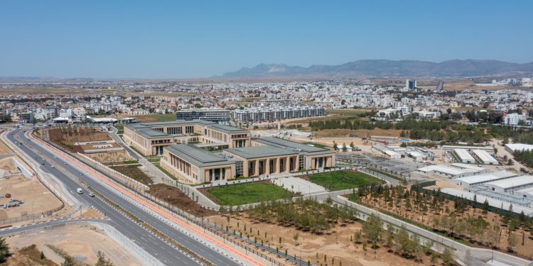 Lefkoşa’daki Cumhurbaşkanlığı ve Meclis Yerleşkesi açılış için gün sayıyor