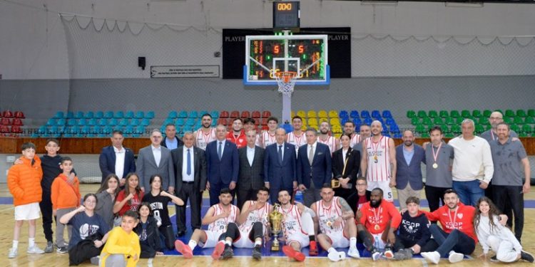 umhurbaşkanı Tatar:Uluslararası spor ambargosuna rağmen ülkede sporun gelişmesi için yatırımlar sürüyor