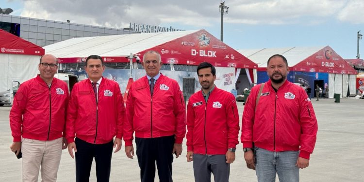 Çavuşoğlu ve  Oğuz  TEKNOFEST alanında incelemelerde bulundu