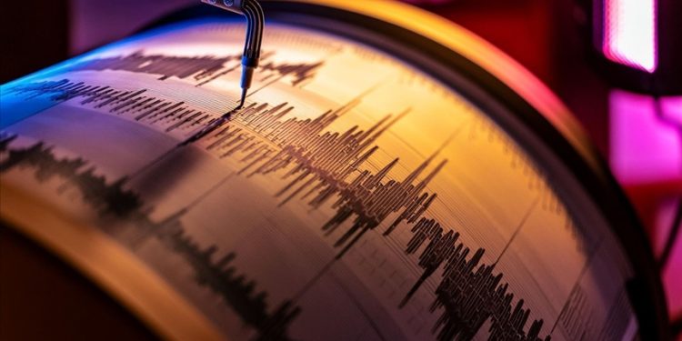 Ege Denizi’nde 4,9 büyüklüğünde deprem