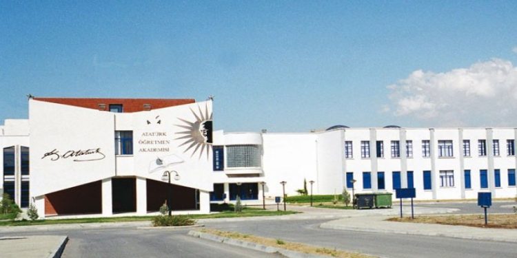 “İlk Gençlik Romanı Ödül Töreni” bu yıl AÖA ev sahipliğinde KKTC’de yapılacak