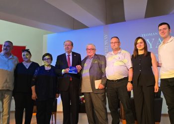 Cumhurbaşkanı Tatar, “Ayak İzlerim” adlı kitabın söyleşi ve imza gününe katıldı