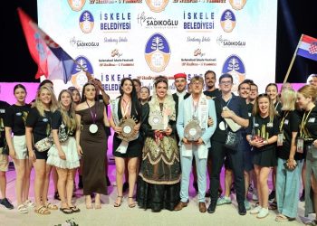 İskele Festivali’nde halk dansları gösterisi ve yarışmaları yapıldı