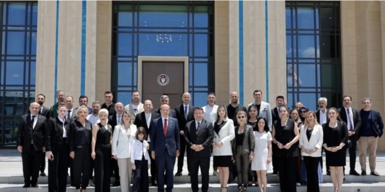 Cumhurbaşkanı Tatar, Girne Koleji’nin temsilcilerini kabul etti
