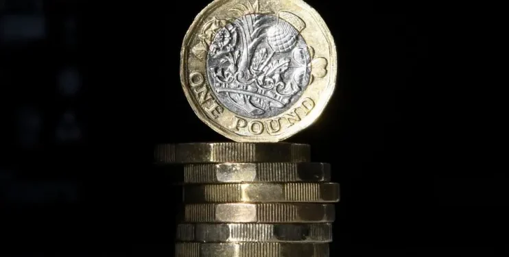 Sterlin 53,35 TL, euro 45,70 TL, dolar 39,75 TL’den işlem görüyor