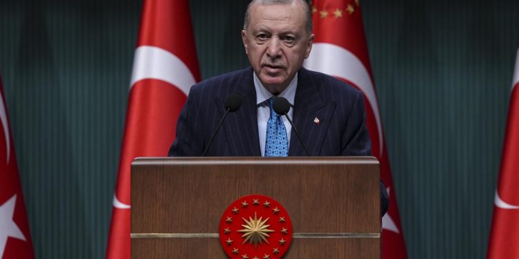 Erdoğan: Türkiye barış diplomasisinin ana merkezlerinden biri haline dönüşüyor