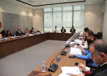 İdari, Kamu ve Sağlık İşleri Komitesi, bir yasa tasarısı ve bir yasa önerisini Genel Kurul’a sevk etti