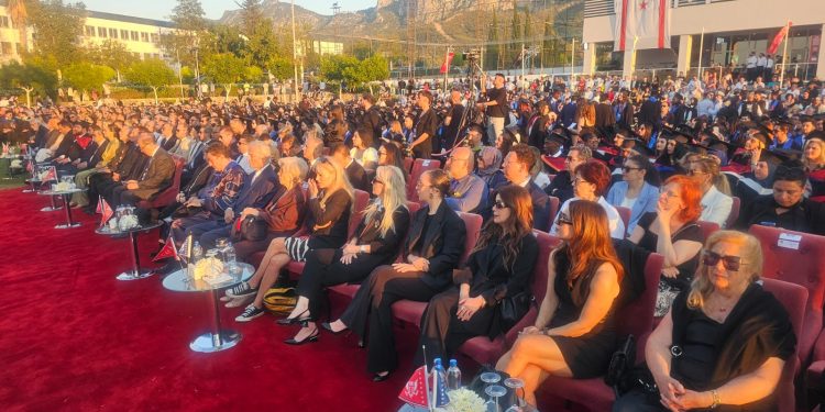 GAÜ “2024-25 Akademik Yılı Mezuniyet Töreni”  dün gece gerçekleştirildi